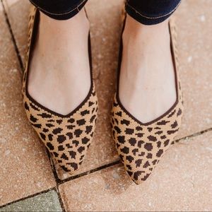 Rothys the point leopard print woman’s fla…